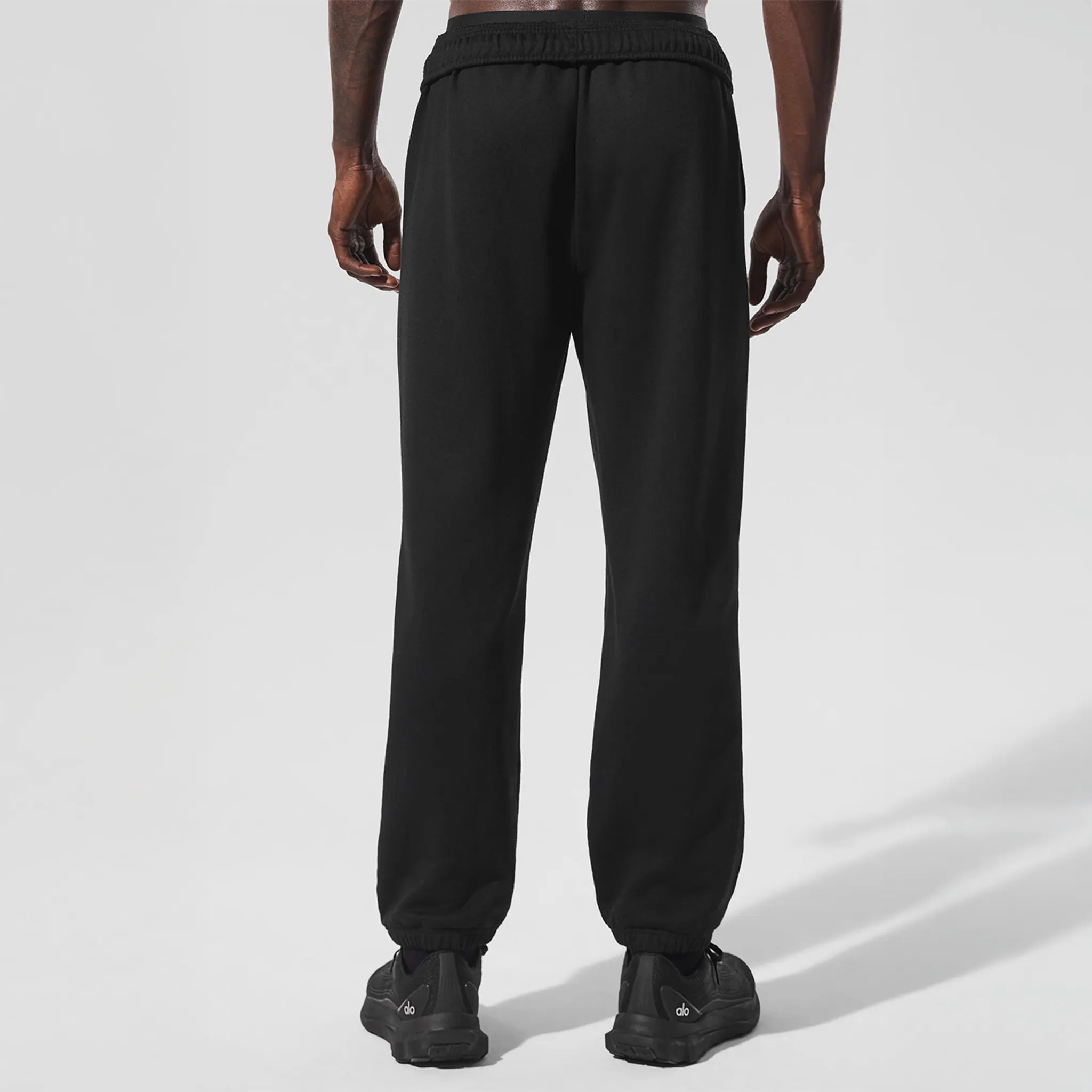 Alo Yoga Accolade Black Sweatpants - Image 2