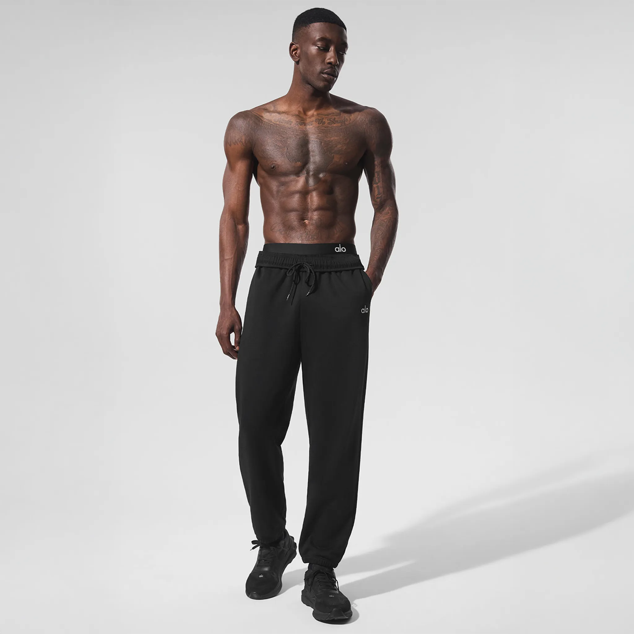 Alo Yoga Accolade Black Sweatpants - Image 3