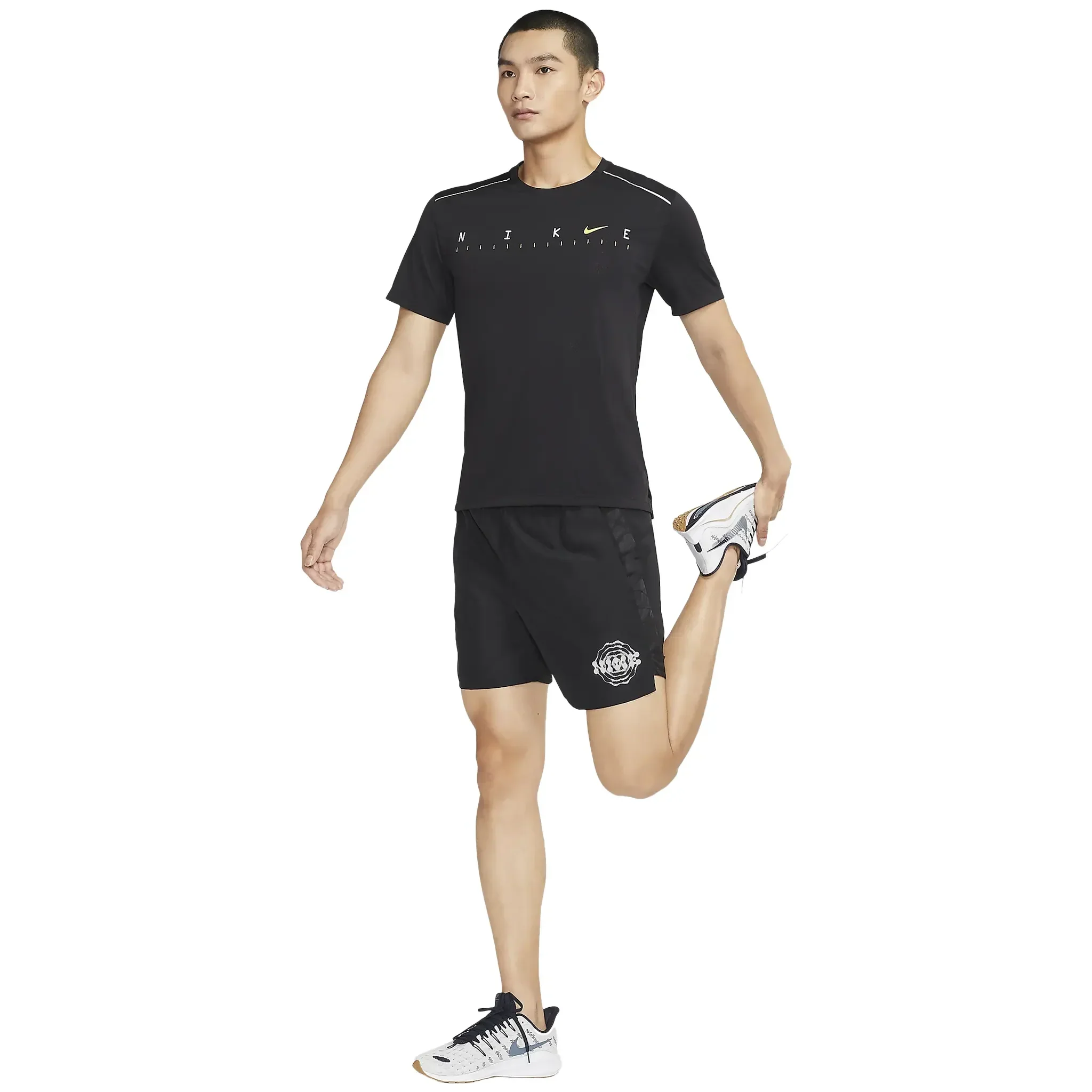Nike Dri-Fit Wild Run Challenger DNA 7-Inch Black Running Shorts - Image 6