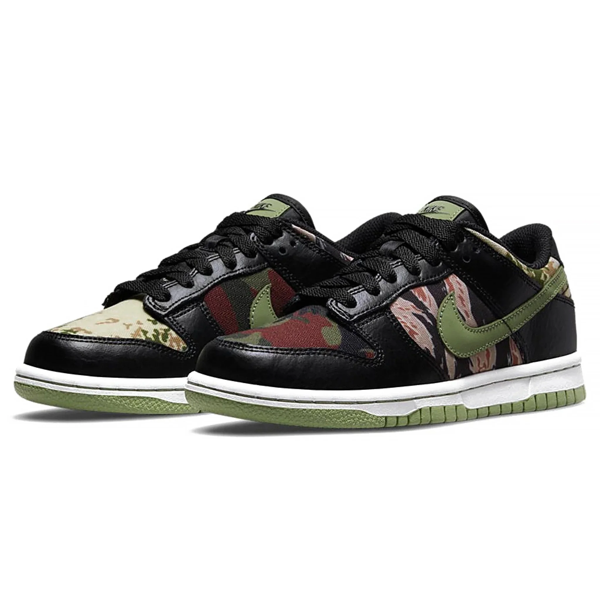 Nike Dunk Low SE Sail Crazy-Camo (Left UK 7.5, Right UK 6.5) - Image 2