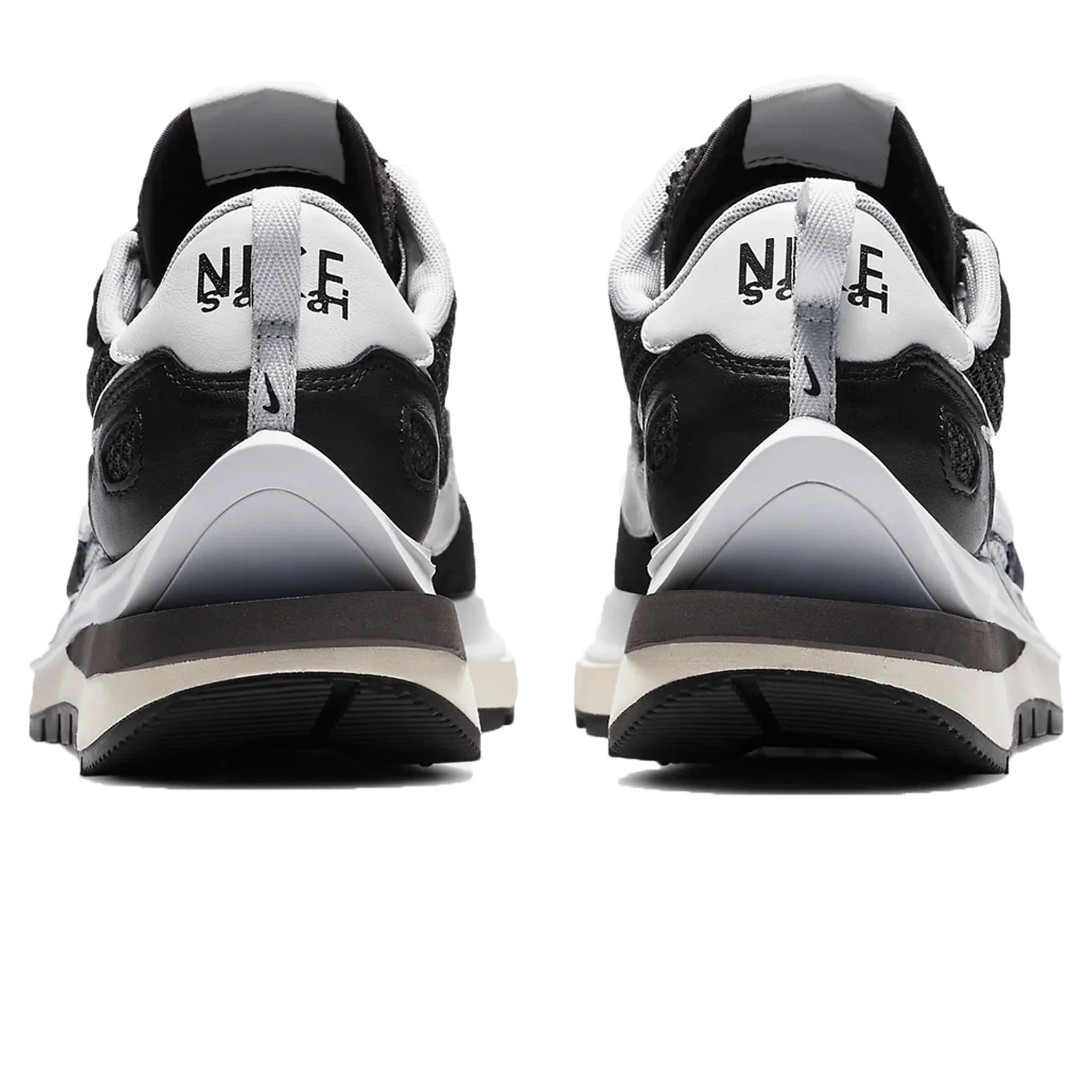 Nike x Sacai Vaporwaffle Black White - Image 3
